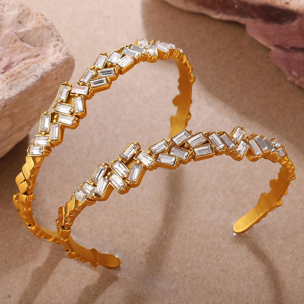 gold diamond-encrusted snake-style banglex