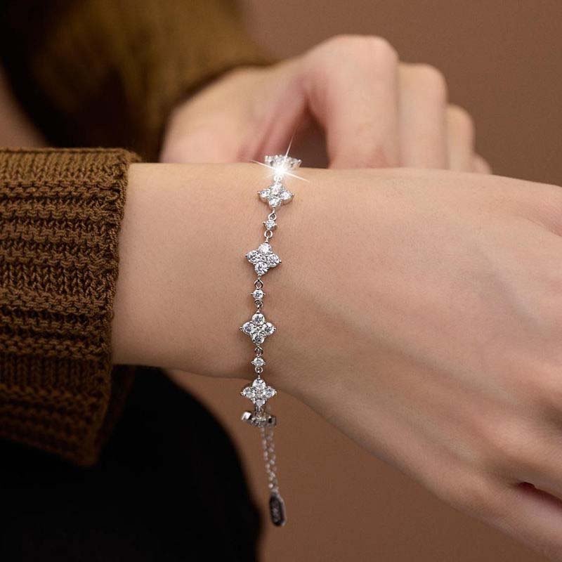 Second image of Full-Diamond Star Link Bracelet