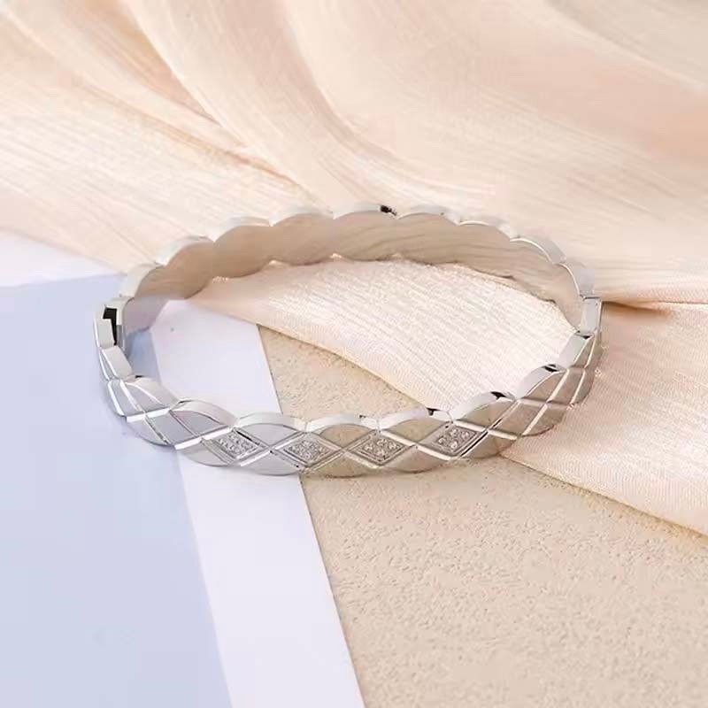 Diamond-Embellished Diamond-Lattice Bracelet